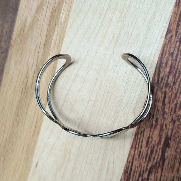 Open Cuff Bracelet Heart Silver Tone Metal Thin Small - Picture 11 of 12